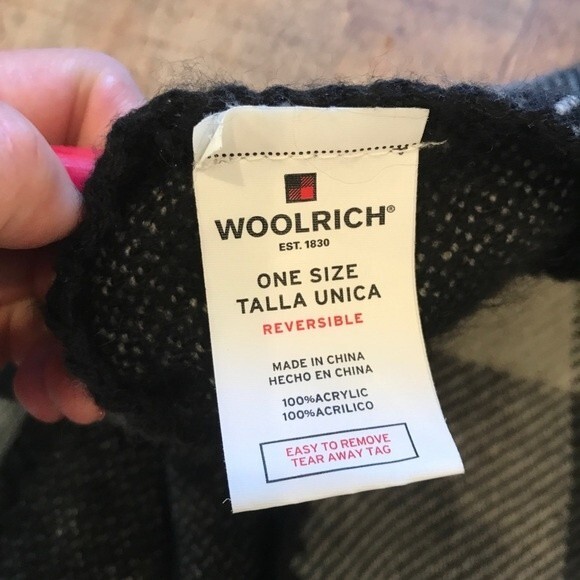 Woolrich Blanket Wrap Cape Reversible Black/Grey One Size Cozy Soft - Picture 3 of 5
